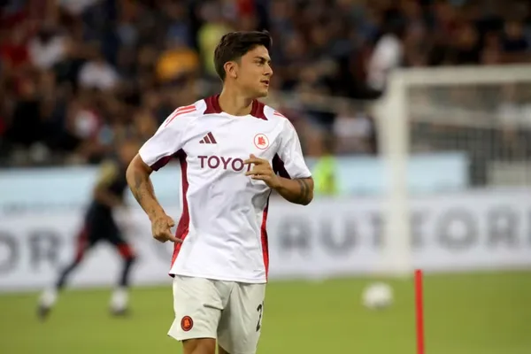 Dybala em ação pela roma no Campeonato Italiano 2023/24 — Foto: Enrico Locci / Getty Images