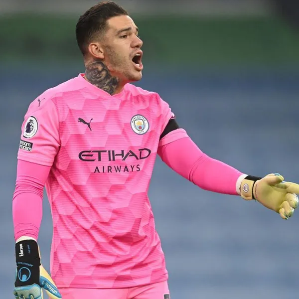 Ederson esta perto de muda a história de UCL