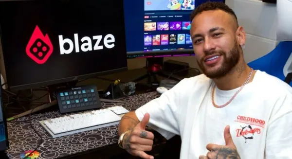 El delantero utiliza su fortuna para entretenerse en casa