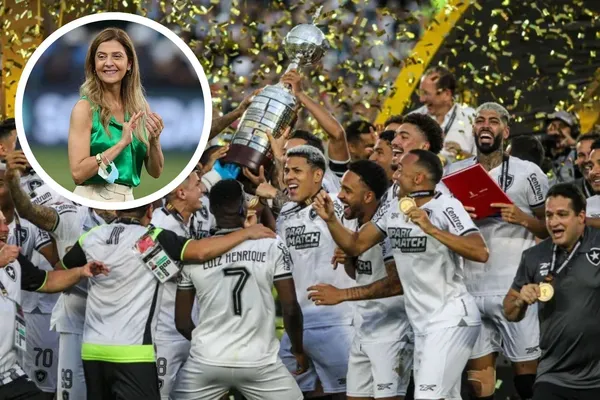 Elenco do Glorioso comemora conquista da América