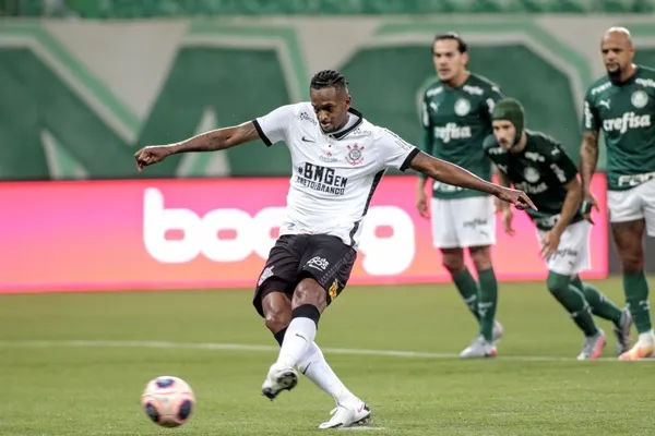 Em menos de um ano a situação de Jô mudou completamente no Timão