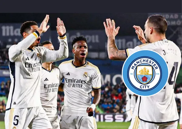 Equipe do Real Madrid em jogo e o escudo do Manchester City ao lado