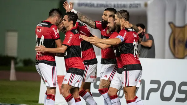 Escalação ideal do Flamengo especulado por jornal inglês coloca David Luiz no Mengão e tira principais nomes