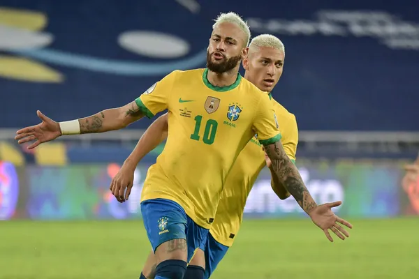 Everton Ribeiro não decepcionou pela Seleção Brasileira