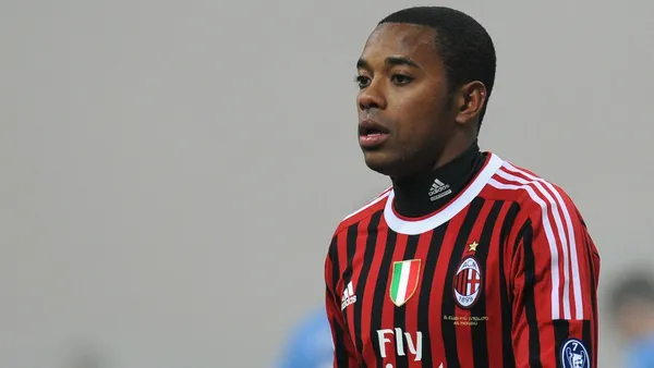 Ex-jogador da Seleção Brasileira é condenado na Itália e vive livre no Brasil