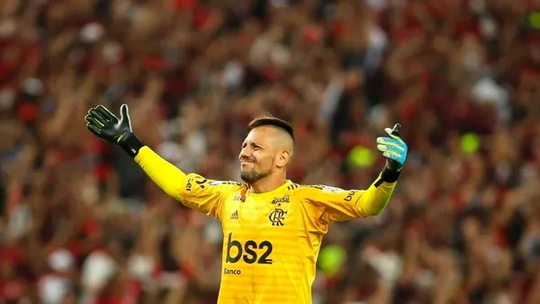 Experiente goleiro ainda vive entrave na renovação com o Mengão