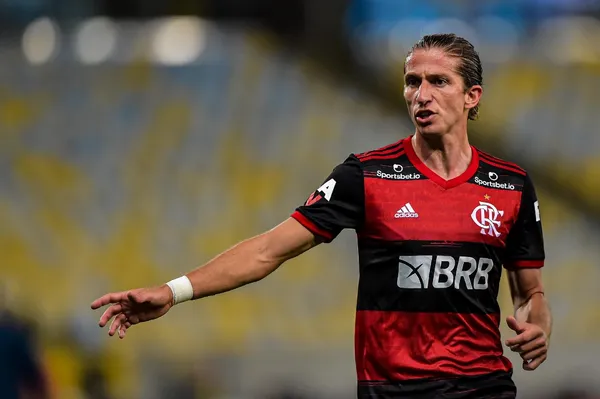 Experiente jogador cometeu gafes nas redes sociais para explicar o atual momento do FlamengoExperiente jogador cometeu gafes nas redes sociais para explicar o atual momento do Flamengo