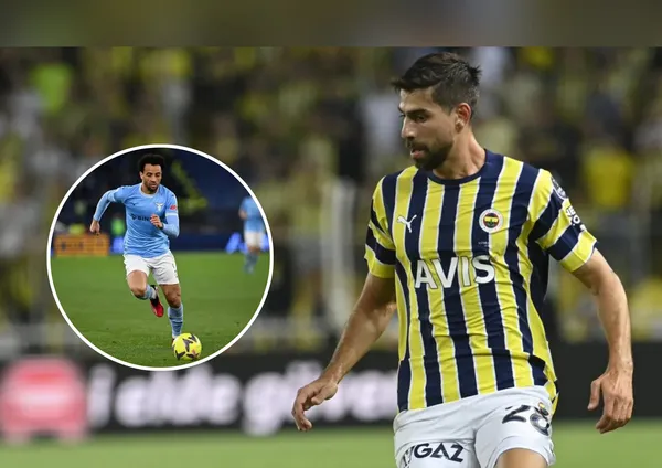 Felipe Anderson e Luan Peres ao lado