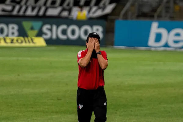 Fernando Diniz não é mais o técnico do São Paulo