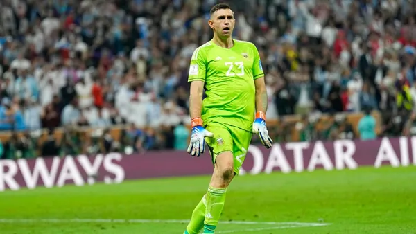 FIFA estuda sanções contra o goleiro argentino após provocação contra rivais na decisão