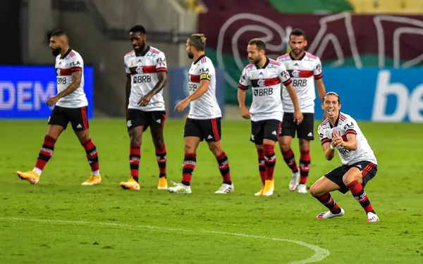 Filipe Luís saiu em defesa de ex-treinador na discussão com Renê