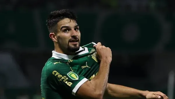 Flaco López em ação pelo Palmeiras