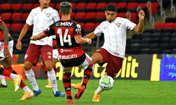 Flamengo e Fluminense, famosos protagonistas do clássico Fla-Flu, empataram neste sábado em 1 a 1 no primeiro duelo pelo título do Campeonato Carioca