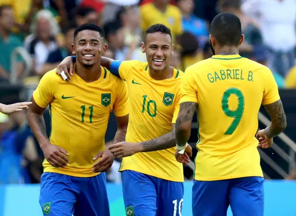 Gabigol e Gabriel Jesus disputam vaga na seleção