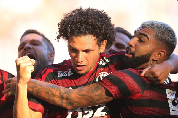 Gabigol se mete na discussão entre Rogério Ceni e Willian Arão