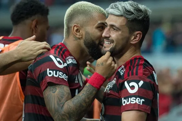 Gabriel Barbosa e Arrascaeta são superados por craque do Vasco