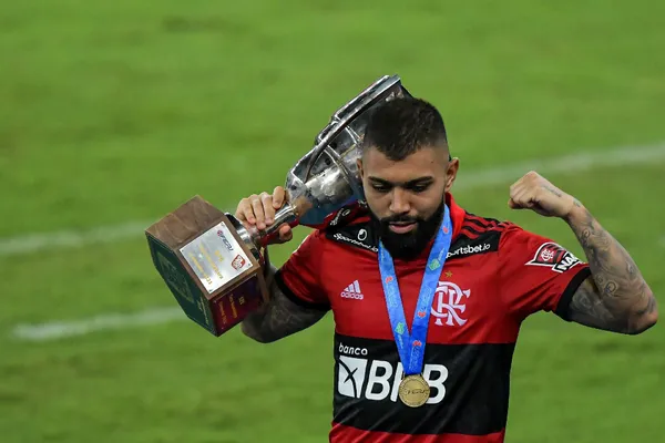 Gabriel Barbosa não é unanimidade no Brasil