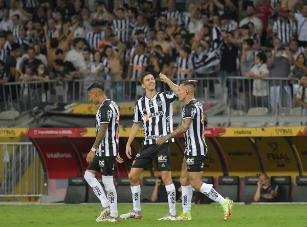 Galo persegue sua primeira vitória e pode conquistá-la contra um adversário inédito