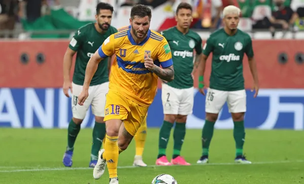 Gignac trocou mensagens com o Corinthians durante o Mundial de Clubes