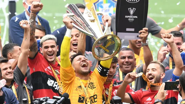 Goleiro do Mengão participou de leilão beneficente