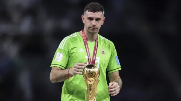 Goleiro tirou sarro do atacante francês durante as comemorações pelo título da Copa do Mundo