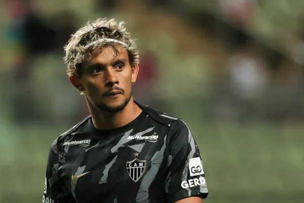 Gustavo Scarpa jogador do Atlético durante aquecimento antes da partida contra o América-MG no estadio Independência pelo campeonato Mineiro 2026. Foto: Gilson Lobo/AGIF