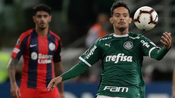 Gustavo Scarpa não tem feito bons jogos e Luxemburgo pode ser o principal motivo