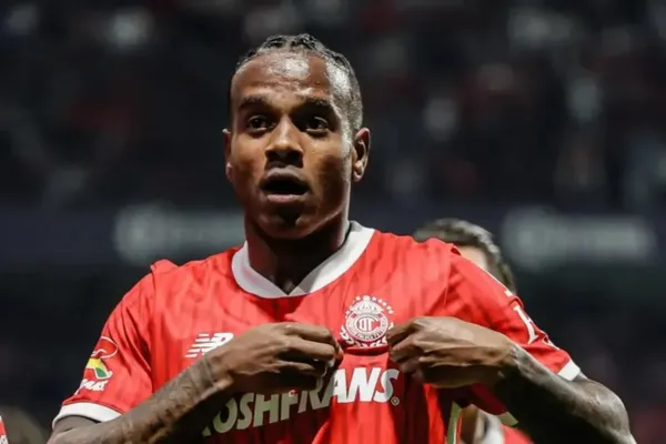 Helinho em ação pelo Toluca. Foto: Instagram / Helinho