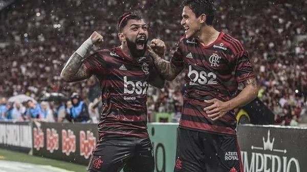 Imprensa europeia coloca jogador brasileiro com as mesmas qualidades do atacantes sueco