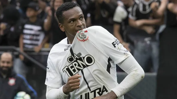 Jô foi pego de surpresa com punição estranha no Corinthians