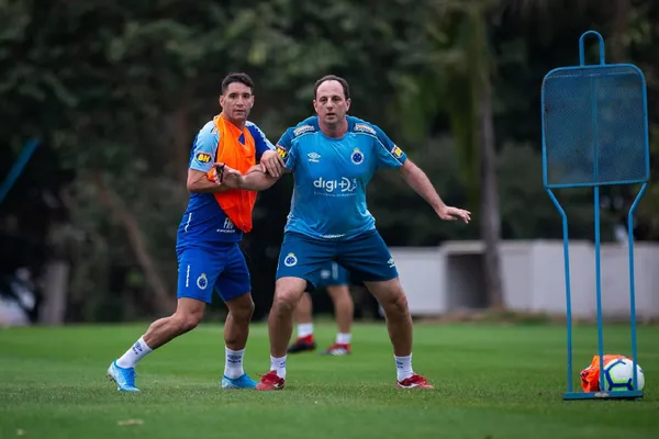 Jogador do Sport foi treinado por Rogério Ceni no Cruzeiro e o pouco tempo foi suficiente para rejeitá-lo