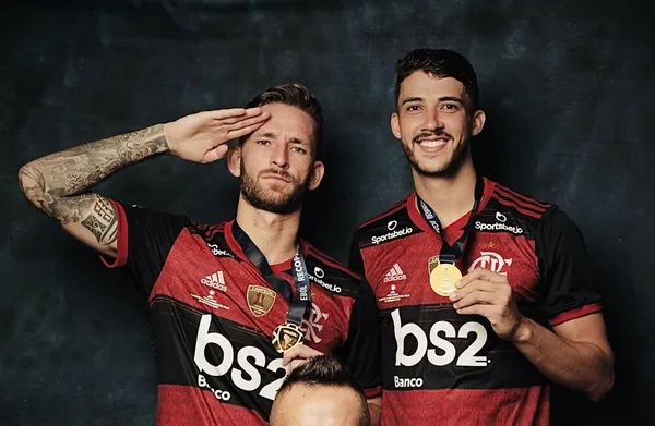 Jogador foi o vilão da goleada sofrida contra o São Paulo no domingo (1º)