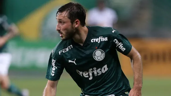Jogador tem chamado atenção pelas boas atuações na seleção uruguaia e por uma boa galeria de títulos conquistado no primeiro ano de Palmeiras