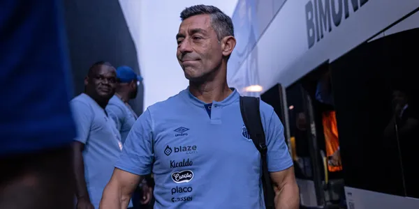 Jornalista faz desabafo sobre Pedro Caixinha (Foto: Santos)