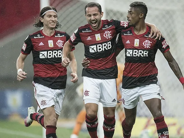 Jovens jogadores ganharam chances recentemente e podem render muito dinheiro ao clube