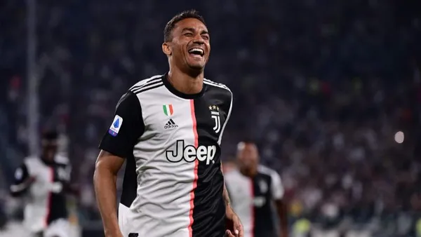 Lateral direito é atual titular da Seleção Brasileiradireito é atual titular da Seleção Brasileira