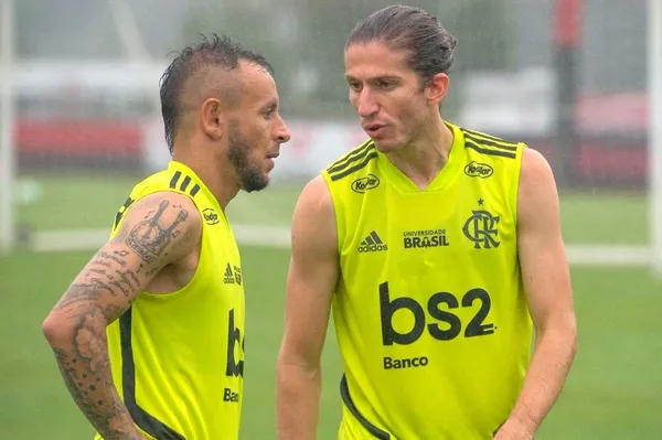 Lateral direito negocia sua volta ao Mengão em 2021