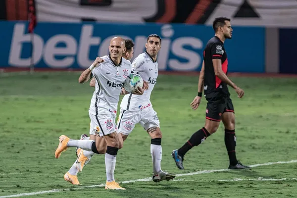 Lateral esquerdo deu explicações sobre a última partida da equipe