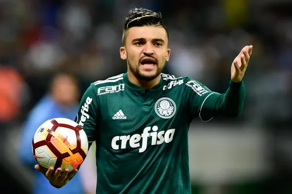 Lateral esquerdo do Botafogo está emprestado pelo Palmeiras até fevereiro de 2021