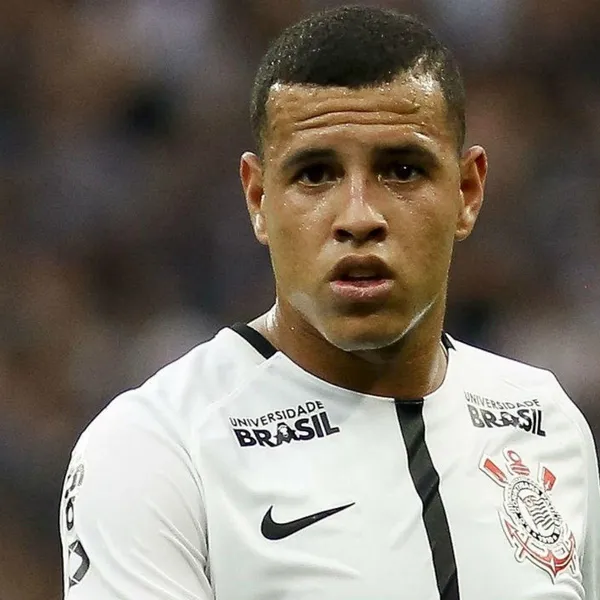 Lateral esquerdo pode ganhar chave de ouro para mostrar seu valor ao Corinthians
