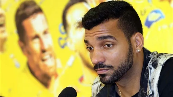 Lateral está encostado no Timão que ainda tem um ano de contrato