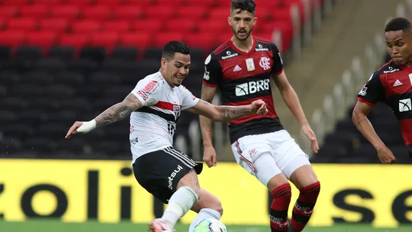Leo Pereira tem cometido muitos erros defensivos no Flamengo.