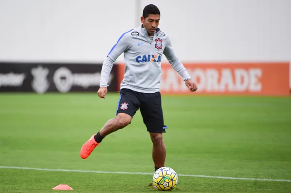 Léo Príncipe revelou o segredo para jogar no Corinthians