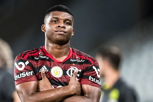 Lincoln está perto de sair do Mengão