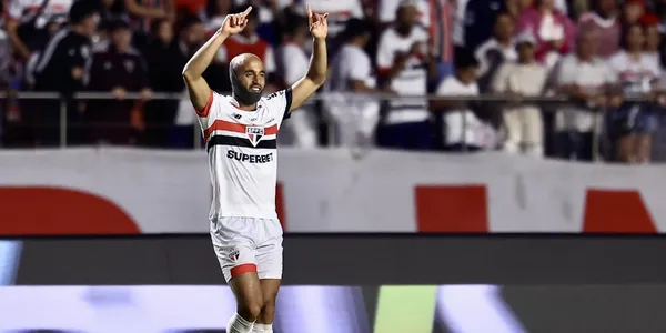 Lucas Moura fala sobre a sua atuação e de seus companheiros no clássico