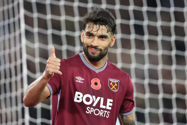 Lucas Paquetá, do West Ham, em partida contra o Burnley na Premier League — Foto: Rob Newell - CameraSport via Getty Images