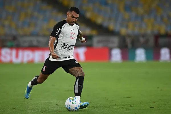 Matheuzinho jogador do Corinthians durante partida contra o Fluminense no estádio Maracanã pelo campeonato Brasileiro A 2026. Foto: Jayson Braga/AGIF