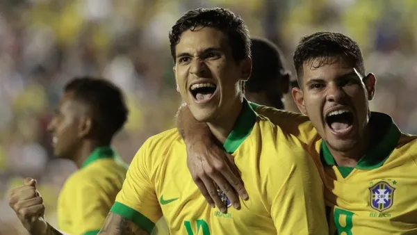 Meia do Lyon e da Seleção Brasileira não se arrepende