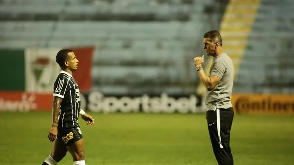 Meia foi flagrado em resort em meio ao surto da COVID-19 no elenco do Timão