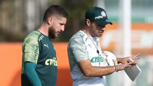 Meia palmeirense é titular absoluto do técnico português